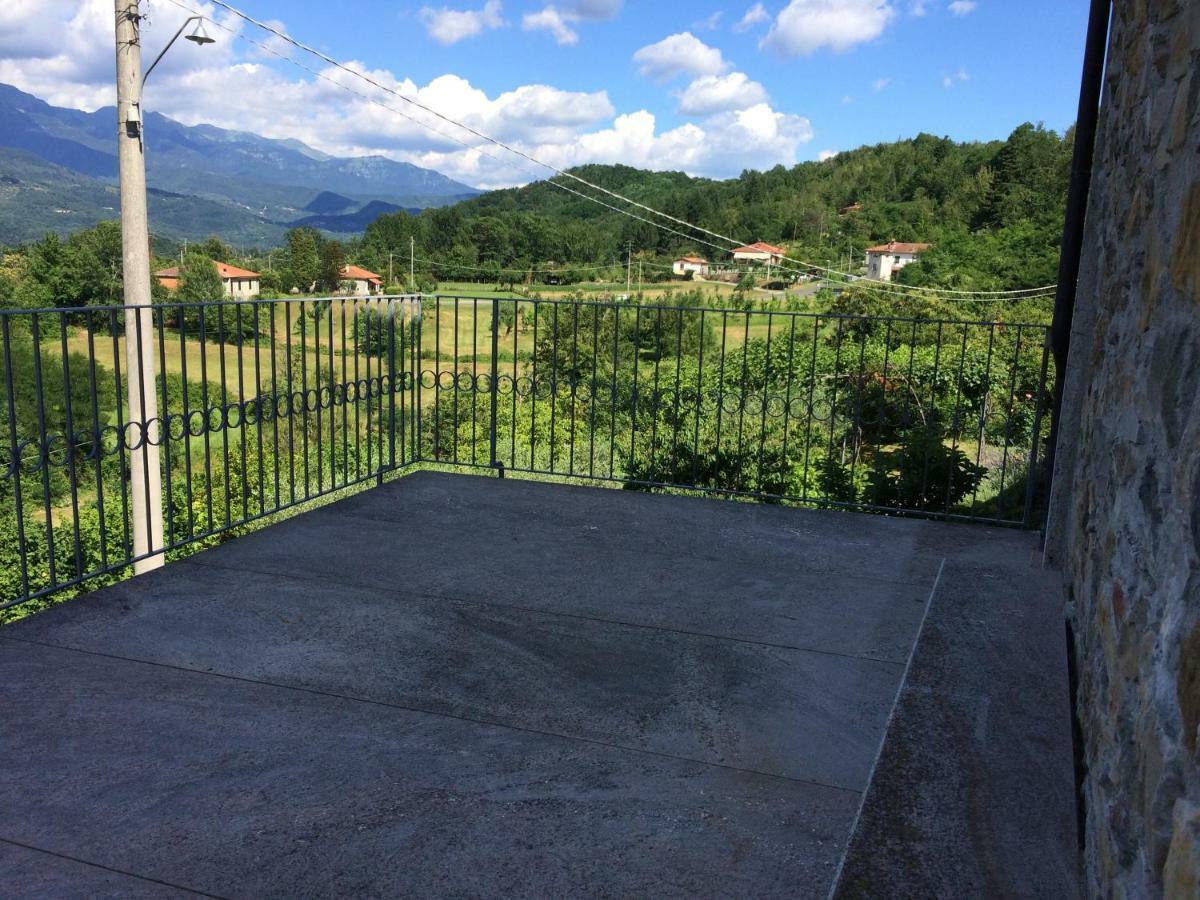 Ferienwohnung Locazione Turistica La Ca Gialla Pontremoli Exterior foto